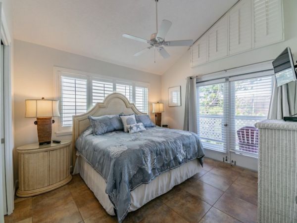 Clearwater Beachfront 5 Bedroom Vacation Getaway