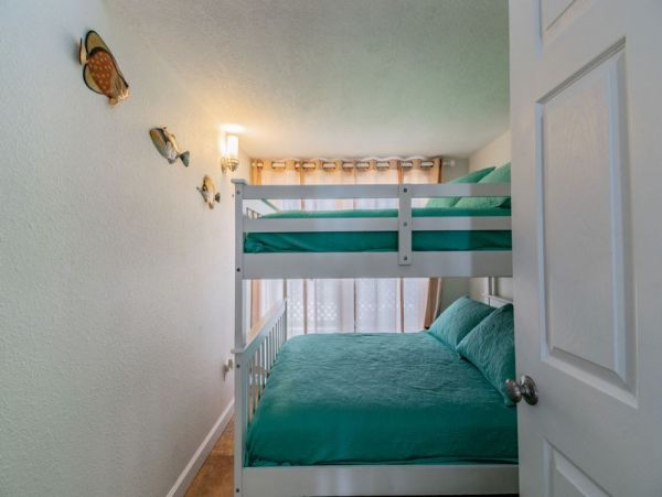 Clearwater Beachfront 5 Bedroom Vacation Getaway