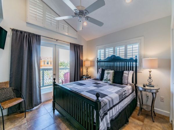 Clearwater Beachfront 5 Bedroom Vacation Getaway