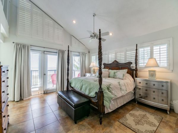 Clearwater Beachfront 5 Bedroom Vacation Getaway
