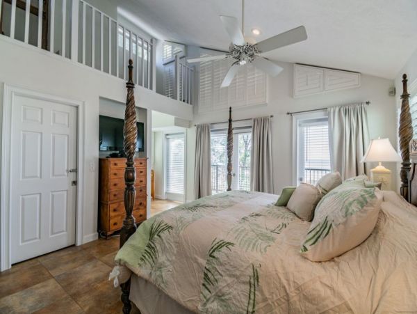 Clearwater Beachfront 5 Bedroom Vacation Getaway