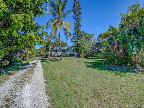 Short Walk to Beach Sanibel Vacation Home Three Bedroom