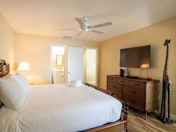 Bayfront Condo with Stunning View on Anna Maria Island