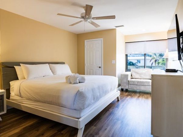 Bayfront Condo with Stunning View on Anna Maria Island