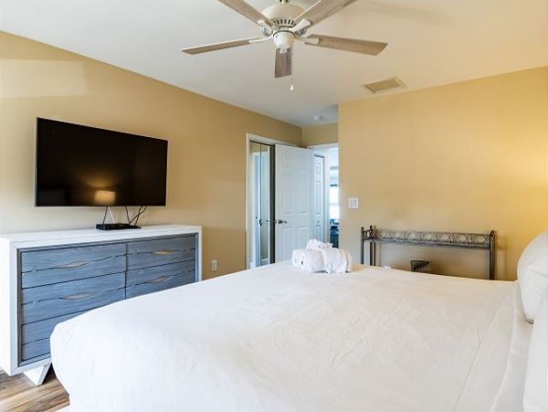 Bayfront Condo with Stunning View on Anna Maria Island