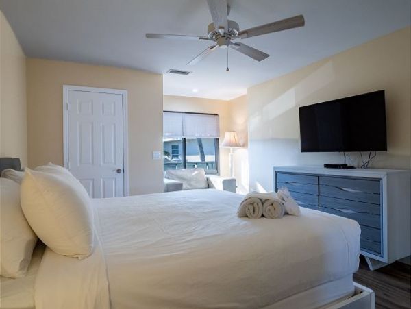 Bayfront Condo with Stunning View on Anna Maria Island