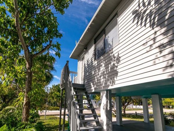 Anna Maria Island Holmes Beach Condo 985000