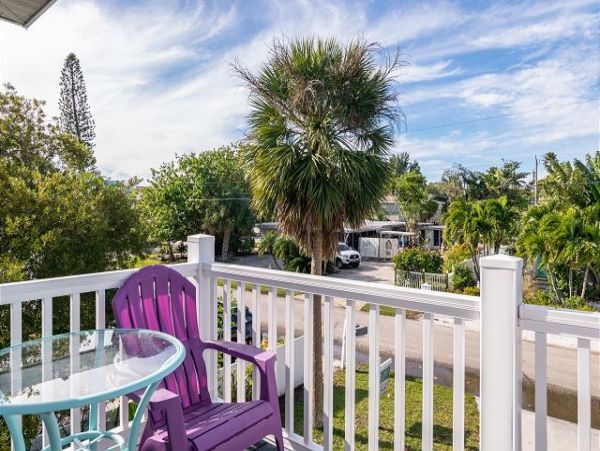 Anna Maria Island Holmes Beach Condo 985000