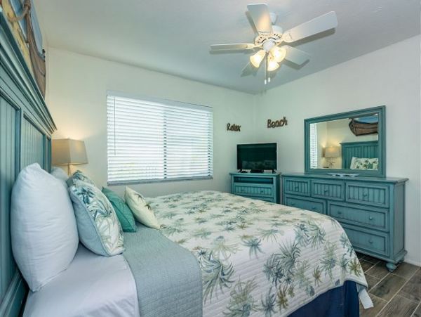 Anna Maria Island Holmes Beach Condo 985000
