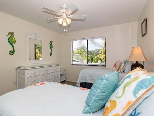 Anna Maria Island Holmes Beach Condo 985000