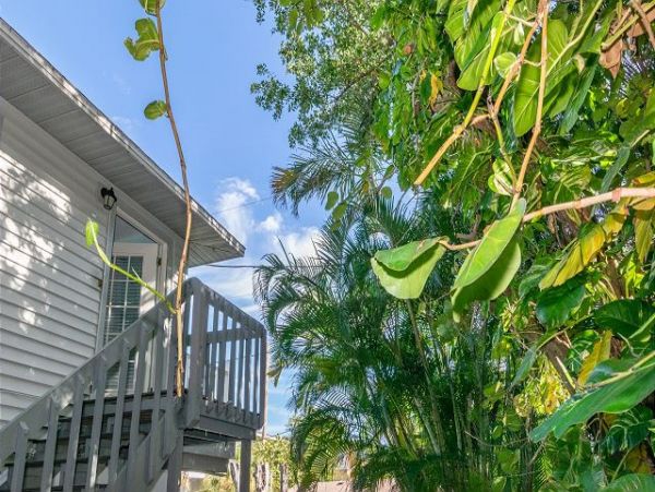 Anna Maria Island Holmes Beach Condo 985000