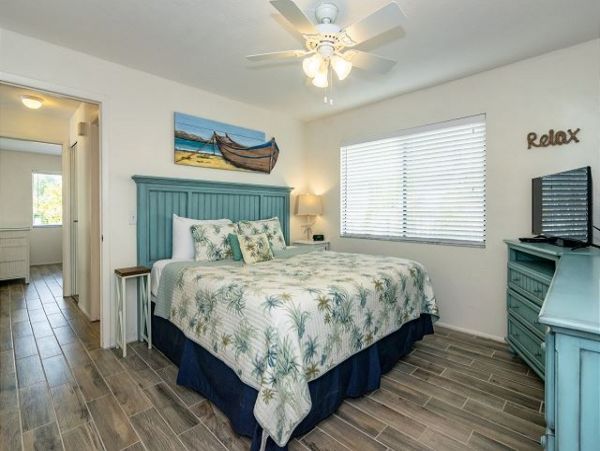 Bradenton Beach Two Bedroom Duplex Walk to Beach