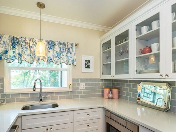 Five Min Walk to Beach Shopping & Dining NEW VACATION RENTAL!