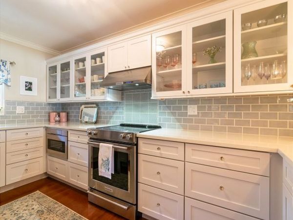 Five Min Walk to Beach Shopping & Dining NEW VACATION RENTAL!