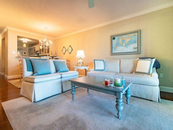Five Min Walk to Beach Shopping & Dining NEW VACATION RENTAL!