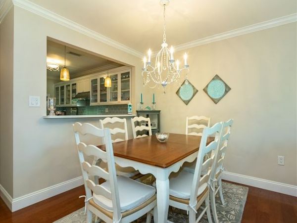 Five Min Walk to Beach Shopping & Dining NEW VACATION RENTAL!