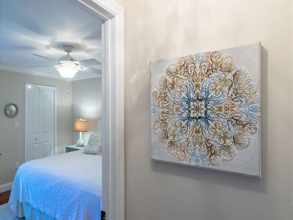 Five Min Walk to Beach Shopping & Dining NEW VACATION RENTAL!