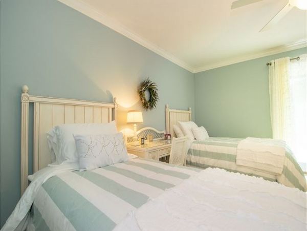 Five Min Walk to Beach Shopping & Dining NEW VACATION RENTAL!