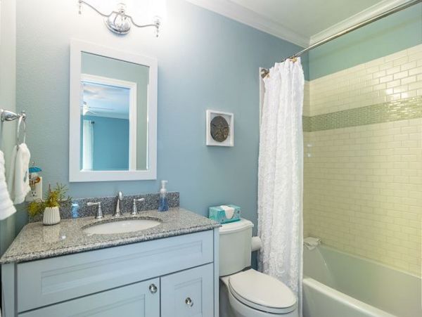 Five Min Walk to Beach Shopping & Dining NEW VACATION RENTAL!