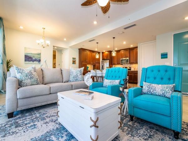 Two Bedroom Vacation Condo in Bradenton Communal Pool