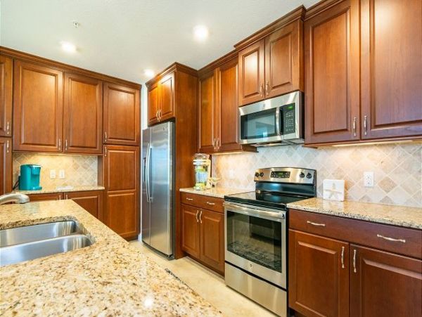 Two Bedroom Vacation Condo in Bradenton Communal Pool