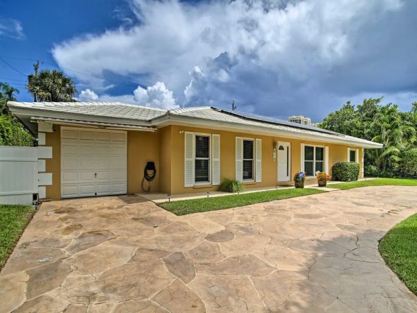 Short Walk to Ocean Palm Beach Vacation Home Private Pool