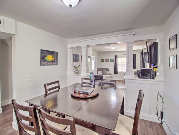 Beautiful Modern Interior 3 Bedroom Home 2 Mi to Palm Beach