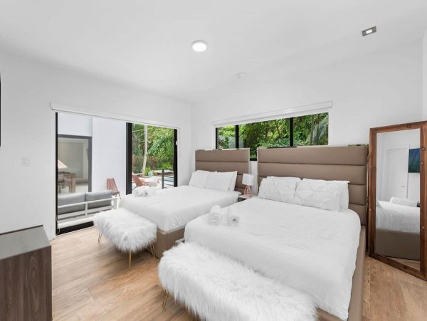 Private Pool Miami Beach Vacation Home Six Bedroom  14 Guest