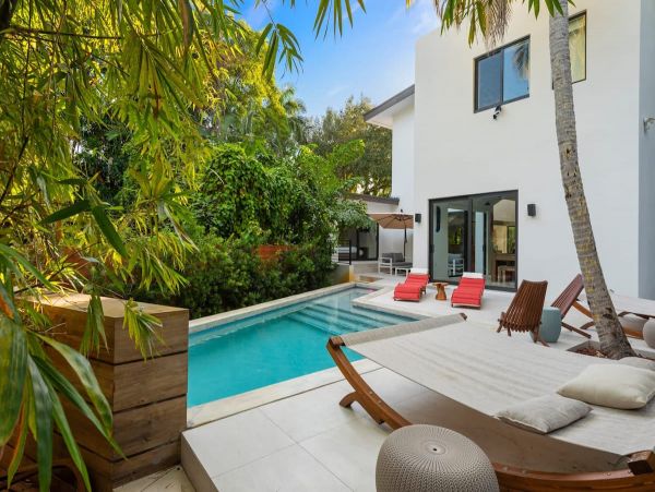 Private Pool Miami Beach Vacation Home Six Bedroom  14 Guest