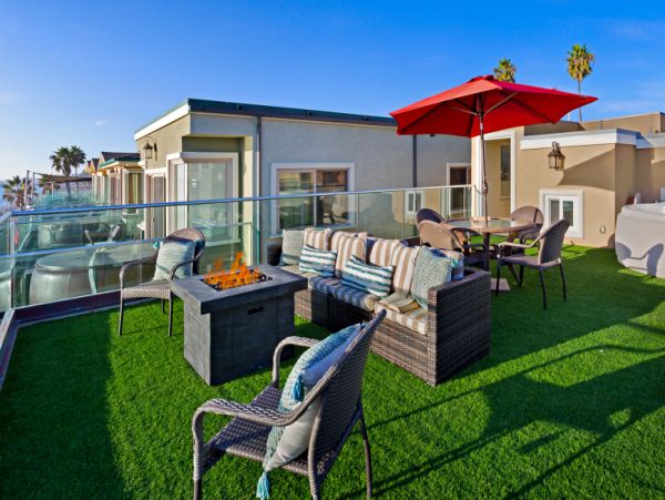 Stunning Oceanside Rental on the Sand with Great Ocean Views