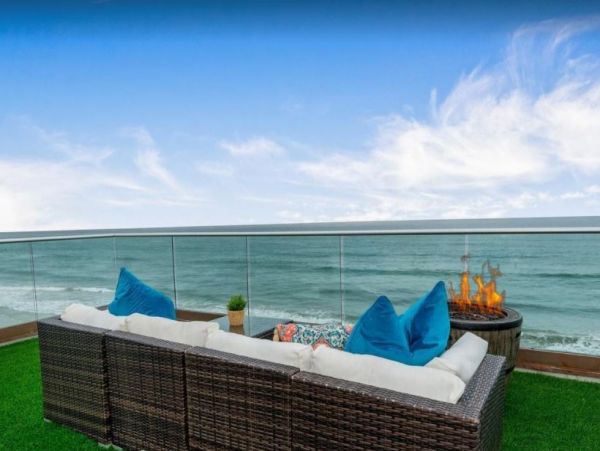 Stunning Oceanside Rental on the Sand with Great Ocean Views