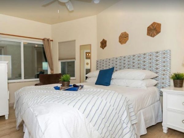 Stunning Oceanside Rental on the Sand with Great Ocean Views
