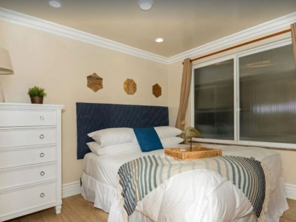 Stunning Oceanside Rental on the Sand with Great Ocean Views