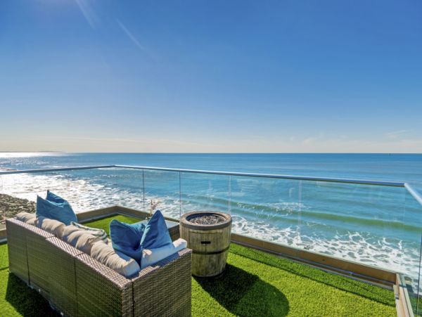 On Beach Oceanside Vacation Home Twelve Bedrooms