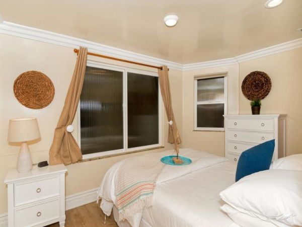 On Beach Oceanside Vacation Home Twelve Bedrooms