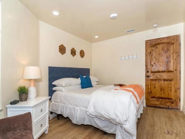 On Beach Oceanside Vacation Home Twelve Bedrooms