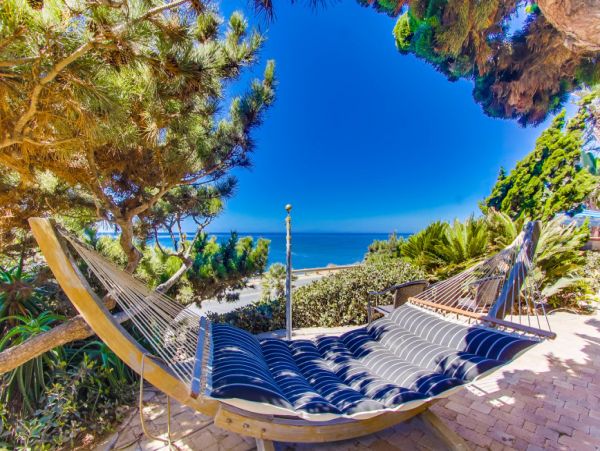 Fantastic Vacation Home with Pool & Spa Located On Beach