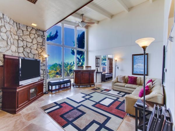 Fantastic Vacation Home with Pool & Spa Located On Beach