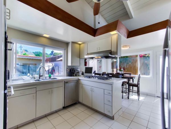 Fantastic Vacation Home with Pool & Spa Located On Beach