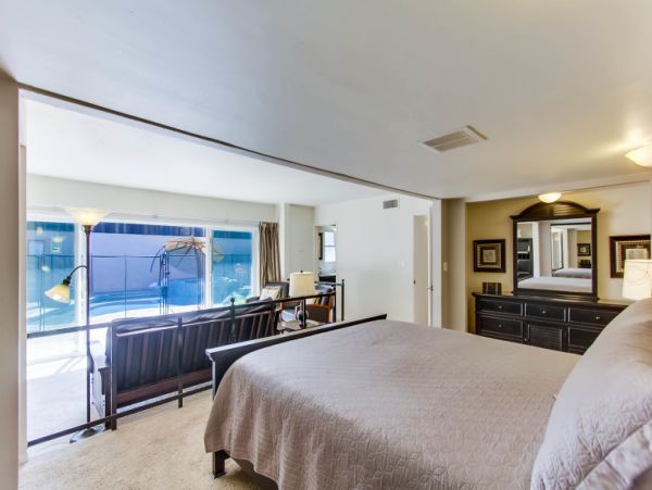 Fantastic Vacation Home with Pool & Spa Located On Beach