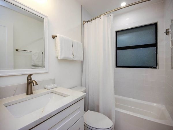Short Walk to Beach Sanibel Vacation Condo Four Bedroom Sleeps 10