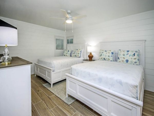Short Walk to Beach Sanibel Vacation Condo Four Bedroom Sleeps 10