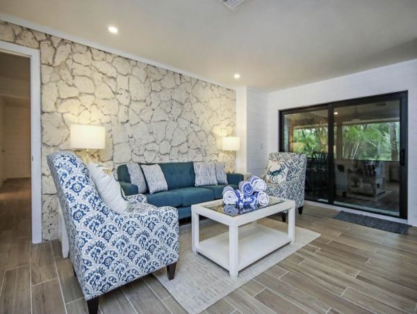 Short Walk to Beach Sanibel Vacation Condo Four Bedroom Sleeps 10