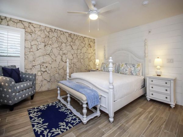 Short Walk to Beach Sanibel Vacation Condo Four Bedroom Sleeps 10