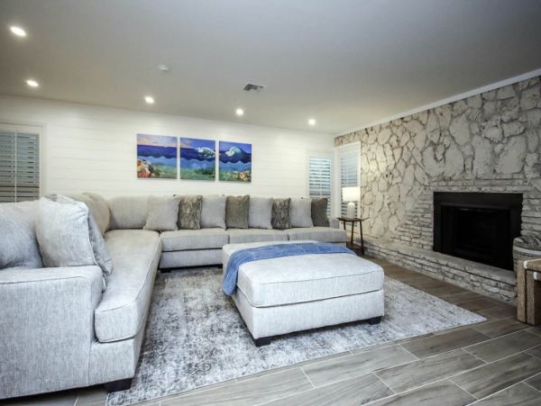 Short Walk to Beach Sanibel Vacation Condo Four Bedroom Sleeps 10