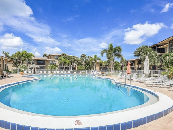 Short Walk to Beach Sanibel Vacation Condo Four Bedroom Sleeps 8 - additional view, photo 4