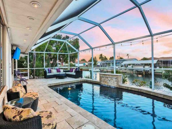 Drive to beach Deep Water Canal Vacation home