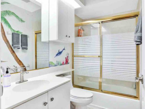 Drive to beach Deep Water Canal Vacation home