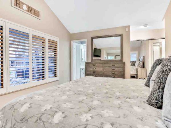 Drive to beach Deep Water Canal Vacation home