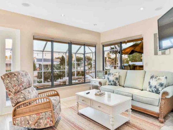 Drive to beach Deep Water Canal Vacation home